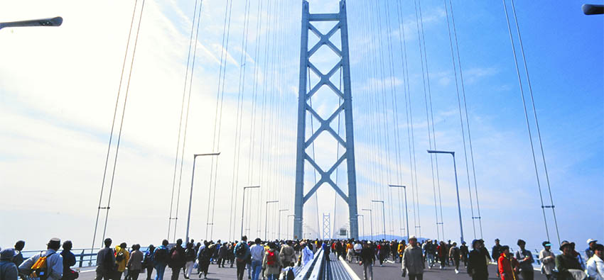 世界一の美しい明石海峡大橋