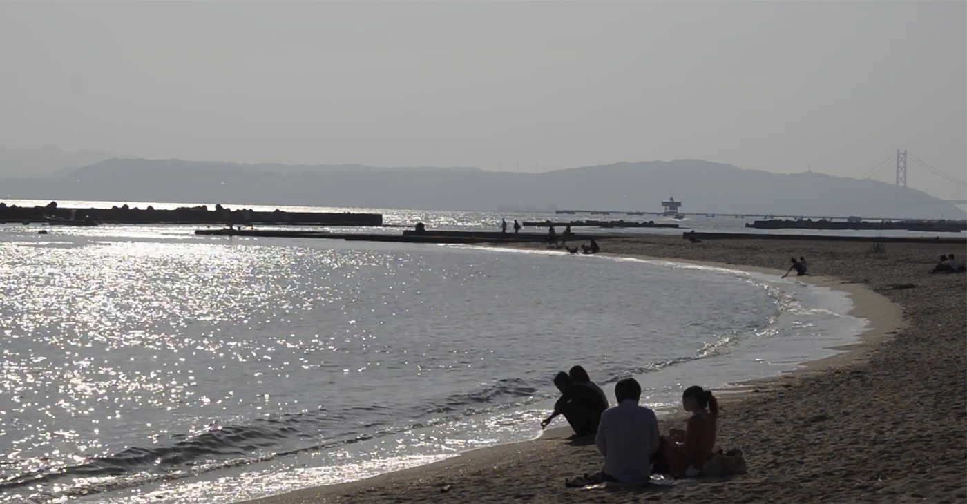 淡路島　通ふ千鳥の鳴く声に　幾夜ねざめぬ　須磨の関守