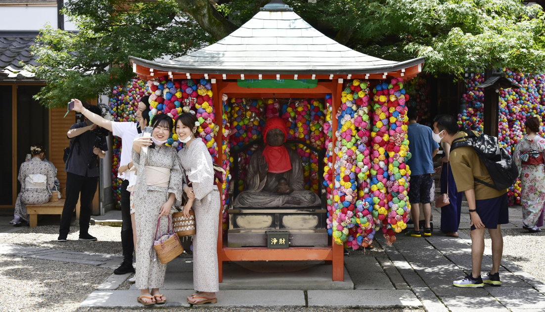 やたらと人気のお猿さんがいっぱい京都八坂の庚申堂さん@Kyoto