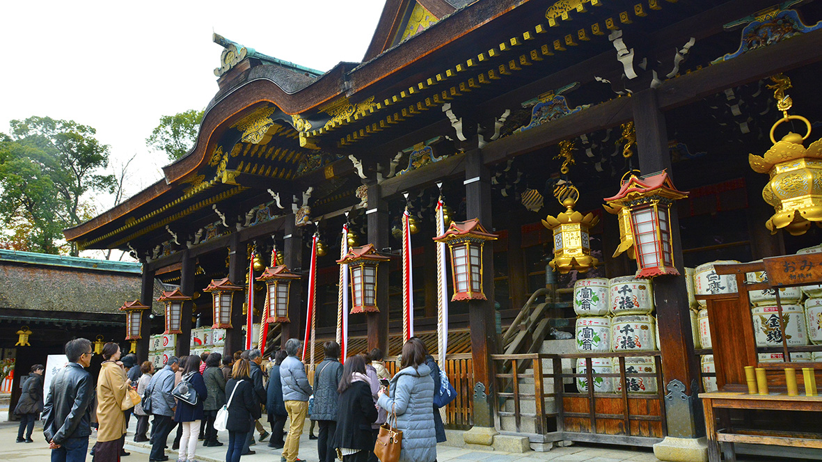 紅葉の錦 神の随に。京都北野天満宮は紅葉の隠れた名所