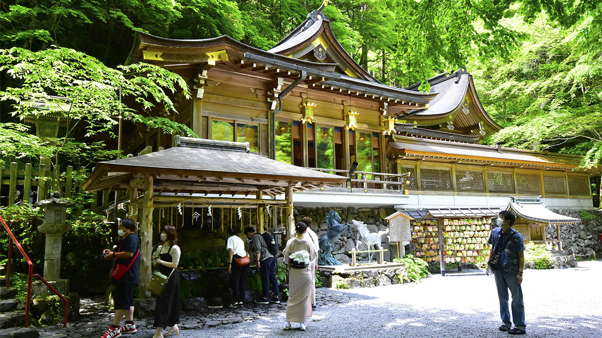 水の神様を祀るパワースポット貴船神社