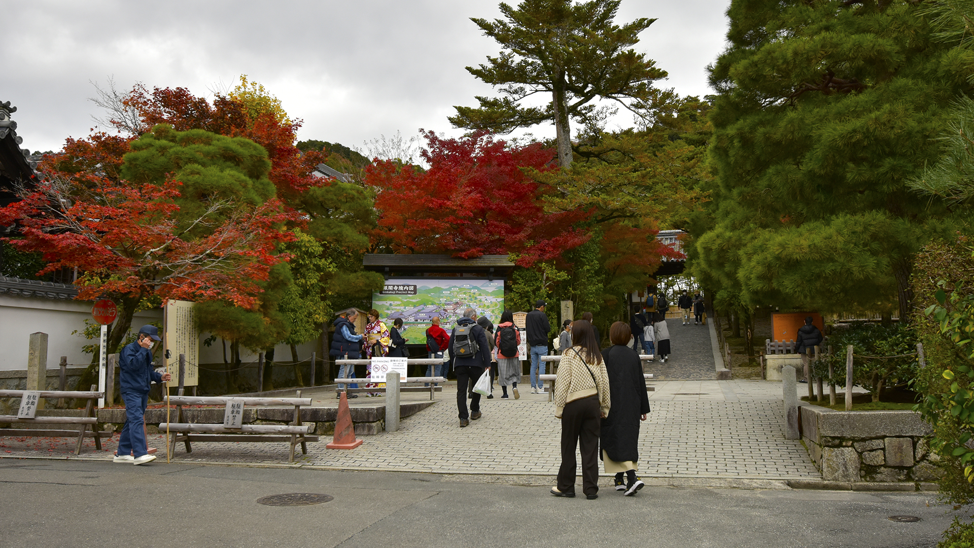 京都の紅葉といえば禅寺・東山慈照寺銀閣