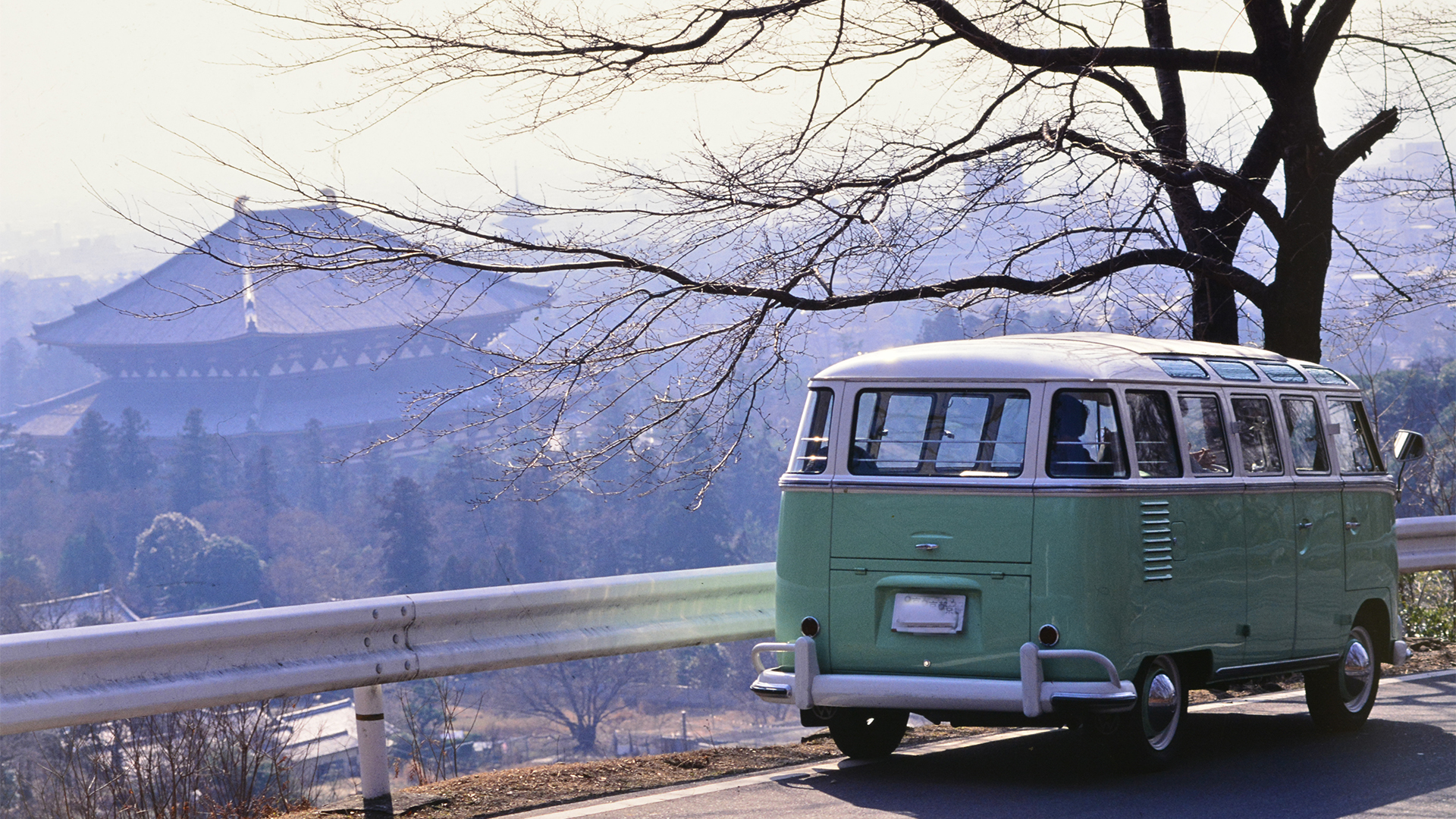 VW Bus 世界最大　東大寺大仏殿