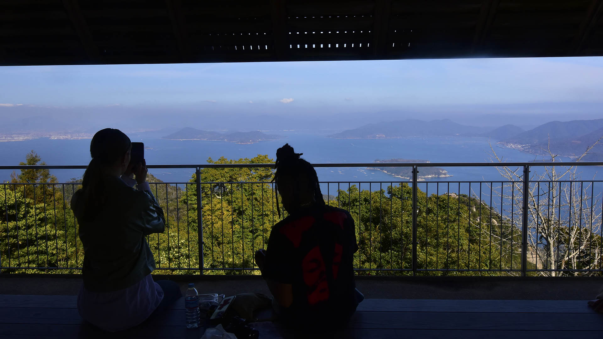 世界遺産嚴島神社の背後にそびえるご神体・弥山