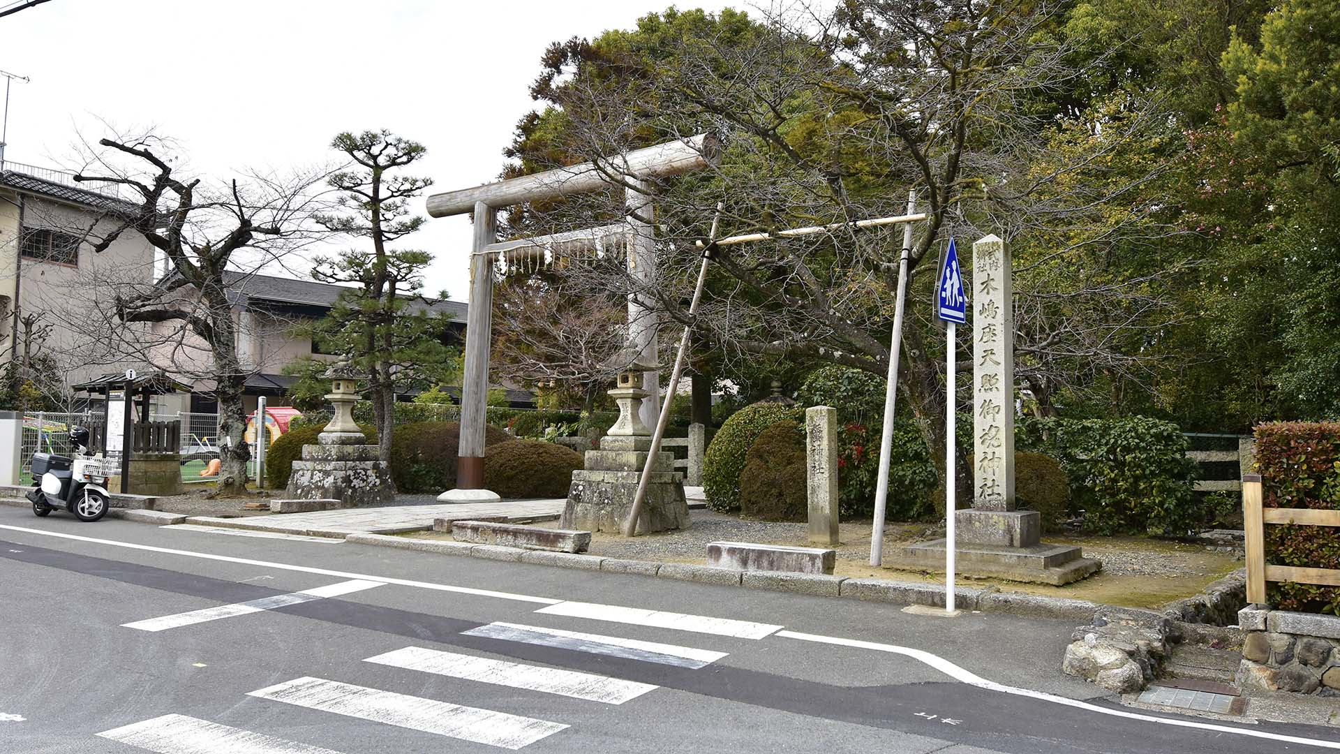 三柱鳥居の謎