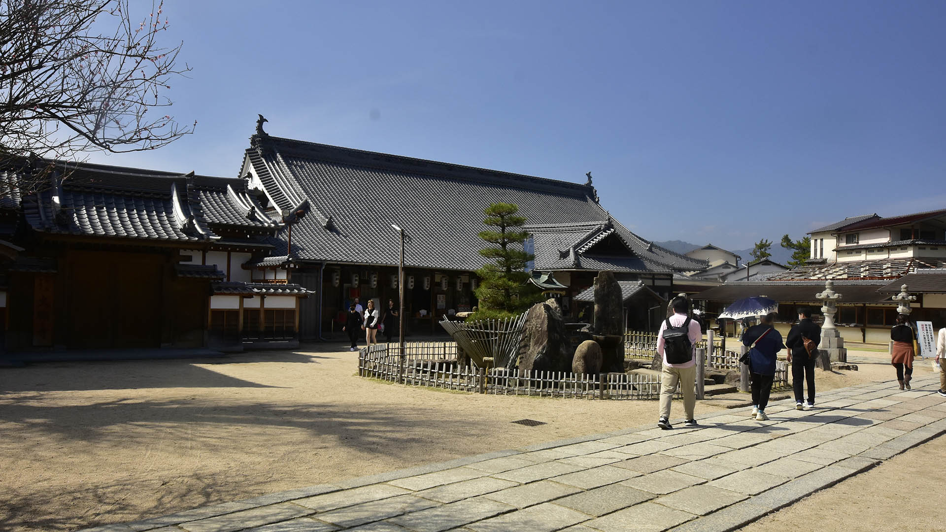 広島の応援といえば宮島しゃもじ